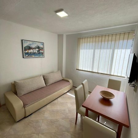 Ivan I Matej Apartments 布拉采 外观 照片
